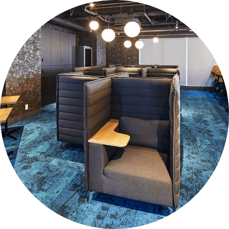 パーソナルブース完備